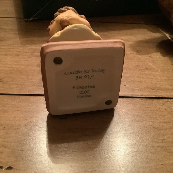 Goebel and GUND Huggable Friends Srt - Picture 3 of 7